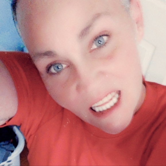 Meet your Posher, Misty - Picture 2 of 2